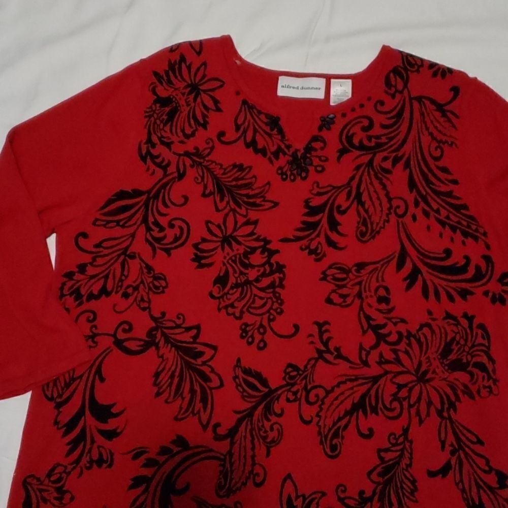 New beautiful black and red sweater